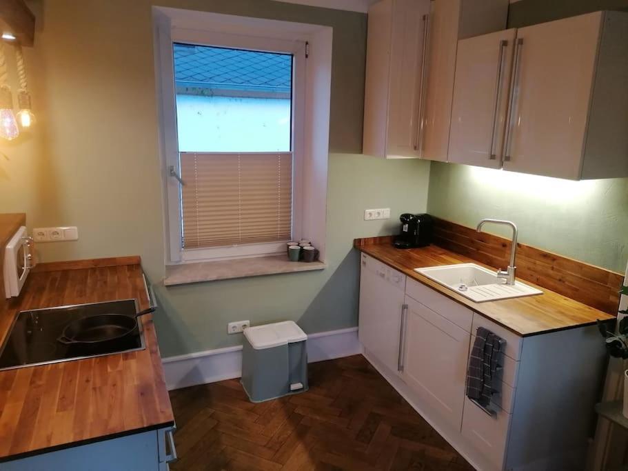 Voll Ausgestattete Wohnung Mit Moselblick Alf Exterior foto